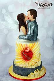 Off romeo goes to friar lawrence who agrees to perform the marriage if it offers a chance it will stop the war between the two families and if romeo promises the wedding cake won't have any coconut. Be My Valentine Movie Nights Romeo Juliet Cake By Cakesdecor