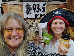 A fun afternoon with friends sharing some Skier Pee! Thanks, Connie Cecil!!!  😃❤️ @mbart0n @laces81