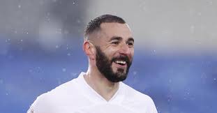 Karim benzema is a frenc football player who was born on 19th december 1987. Karim Benzema His Injury His Age His Salary All You Need To Know About The Blues Striker News24viral