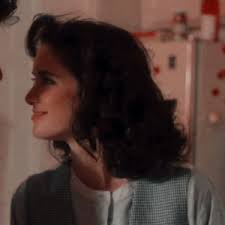 Beetlejuice beetlejuice (original broadway cast) dead mom. Tumblr Is A Place To Express Yourself Discover Yourself And Bond Over The Stuff You Love It S Where Your Interes Veronica Sawyer Winona Ryder Winona Forever