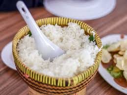 Sangat jarang orang yang sadar akan bahaya mengonsumsi nasi putih secara berlebihan. Ini Jumlah Kalori Nasi Putih Dan Nutrisi Yang Terkandung Di Dalamnya Jangan Takut Berlebihan