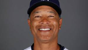 Dodgers name Dave Roberts as manager