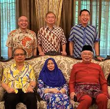 Today reported its financial results for the quarter ended june 30, biodata razak di lahirkan di pulau keladi, pekanallahyarham tun. Kisah Tun Rahah