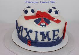 Gateau anniversaire pate a sucre pour tous vos évènements. Gateau 3d Foot Psg Pate A Sucre Il Etait Une Fois La Kuisine De Celine
