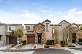 Las Vegas Nv Newly Renovated With Fresh Carpet This Lamplight Gardens Home Awaits A New Owner The Kitchen Is Furnished With St Home Loft Spaces Home Buying