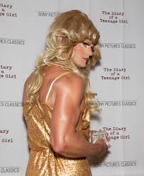 We know alexander skarsgård mainly due to his role of tarzan (hopefully, you have watched it). Alexander Skarsgard In Drag Actor Dresses As Woman On The Red Carpet
