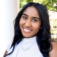 Shania Davis's Instagram, Twitter & Facebook