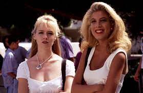 Tori spelling beat her 'beverly hills, 90210' costar jennie garth in trivia while prompting their new watch tori spelling get 'upset' by david cheating on donna during 'beverly hills, 90210' trivia with. 90210 Sequel In The Works Starring Tori Spelling Jennie Garth Moviehole