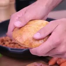 Recette Bun S Croustillants Farcis Au Haches De Veau Video Video Recette Buns Recettes De Cuisine Recette Avec Viande Hachee