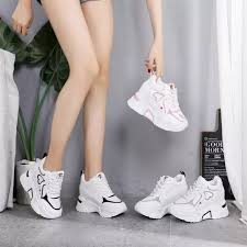 195) menggunakan sepatu berhak tinggi pun memiliki resiko terhadap kesehatan. Loly Collection Sepatu Sneakers Tinggi Wanita Motiv Love Tinggi 3cm Size 36 40 Lazada Indonesia