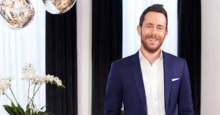 Cameras follow the lives of a group of successful woman in rhoa, revealing the reality of their professional and personal lives. What Is Each Million Dollar Listing L A Cast Member S Net Worth