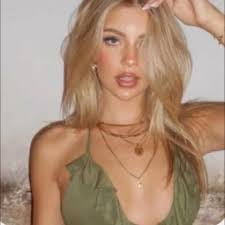 Leslie Whitehead's Instagram, Twitter & Facebook