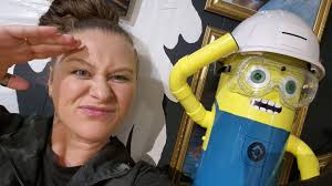 WELL BIG CHOW FOR NOW FROM ME & MY WEE MATE AT THE BARBERZ LOUNGE 🤣🤣🤣  WHAT A BLOUDY LONG DAY!! 😌 7AM UNTIL NOW!!💣💣💣💣💣 JUST WANT TO THANK  EVERYONE FOR THERE