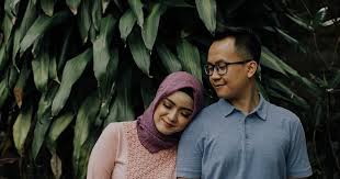 Niat sekadar gurauan akhirnya mendatangkan masalah. Apakah Hukum Seorang Suami Mengaku Dirinya Bujang Jom Ketahuinya