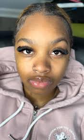 He's scamming for rod wave tickets