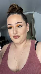Khloe Kardashian inspired makeup look 🥰 #makeup #orange #popofcolor  #kardashians #fyp #foryou