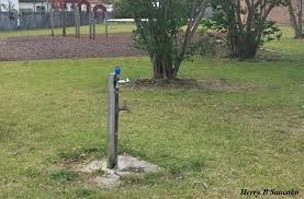 Dengan design yang simple dan dilapisi chrome membuat kran ini sangat indah saat digunakan di kamar mandi maupun taman. Budaya Penyediaan Air Minum Umum Di Australia Atau Piyaos Di Indonesia Herrybsancoko