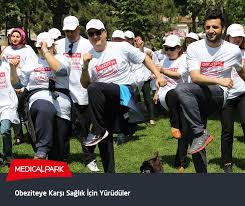 onlarca kisi bir araya gelerek obeziteye karsi sagliga yurudu http www medicalpark com tr obeziteye karsisaglik icin yuruduler obezite s spor kis saglik