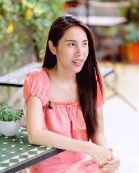 Anh tham gia nhóm líu lo và góp mặt trong nhiều vở diễn của chuyện ngày xưa với nét duyên rất riêng, không hề kém cạnh người em của mình. Thá»§y Tien Toi Cháº³ng La Gi Cáº£ Táº¥t Cáº£ La Nhá» Cong Chung Yeu ThÆ°Æ¡ng Vietnamnet
