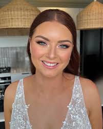 Smokey eye moment for @taylor.holliman Used the @jeffreestarcosmetics new  matte palette 😍 Was so good to use! #samhartmakeup #nzmakeupartist  #aucklandmakeupartist #makeup #smokeyeye #matte #glam #glossylips #beauty