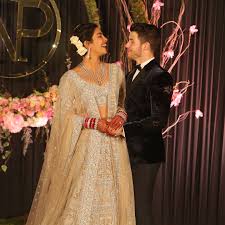 Nick jonas' verlobte feiert schon jetzt im hochzeitskleid rosie o'donnell: Priyanka Chopra Amp Nick Jonas So Marchenhaft War Ihre Hochzeit
