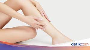 Kakek kemudian kembali duduk di kursinya. Kulit Kaki Jadi Menghitam Cek Di Sini Sebabnya