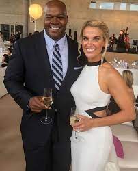 Check spelling or type a new query. Who Is The Wife Of Frank Thomas And What S His Net Worth Bio Age First Wife Hollywood Zam