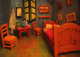 Van gogh a choisi comme sujet sa chambre dans la « maison jaune », où il installe son atelier, puis loge à partir du 17 septembre 1888 et qui sera détruite lors du bombardement allié d'arles du 25 juin 1944.il réalise cette peinture en octobre 1888, période pendant laquelle il attend la venue à arles de paul gauguin avec qui il souhaitait fonder un cercle d. La Chambre De Vincent Van Gogh Maquette Preview Print