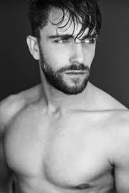 Sam Moreland's Instagram, Twitter & Facebook