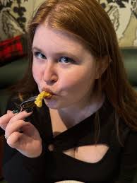 date night ended with Chris telling me I'm shaped like a shrimp 🍤 thanks  scoliosis 🤣🤣🤣