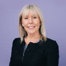 Allison Searle's Instagram, Twitter & Facebook