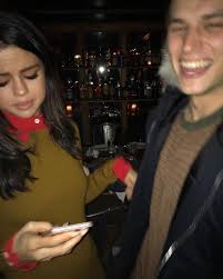 Kicked2thecurbproductions First Impressions The Best Selena Finally Met Our Justin Foley From Th Justin 13 Reasons Why Thirteen Reasons Why Justin Foley