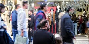 Αντιδράσεις από τον εμπορικό κόσμο για τα νέα μέτρα λειτουργίας των καταστημάτων. Giwrgos Karanikas Apo To Iefimerida Gr