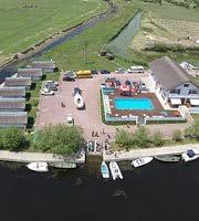 Ca sa para mai mici sunt afisate fara tva de 9% si fara taxa consiliului local de 1%. Casa Pescarilor Guest House Reviews Lunca Romania Tripadvisor