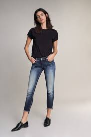 The perfect fitted jeans for women and men, sweaters, tops and shirts, footwear and accessories. Jeans Push Up Wonder Capri Delavage Premium Jean Salsa Jeans