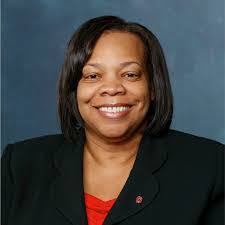 Lynette Kraft's Instagram, Twitter & Facebook