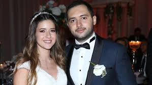 Acun ilıcalı'nın acılarla dolu hayat hikayesi. Acun Ilicali Dan Mujdeli Haber Dede Oldu