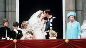 On their wedding day, celebrations were seen throughout the united kingdom. True Story Of How Prince Charles Met Princess Diana In The Crown
