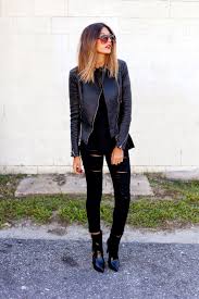 This Is The Perfect Read I Bought Expensive Black Torn Jeans So I Want To Make Sure I Wear Them As Much As Possible Thanks Fashion 30 Outfits Casual Outfits