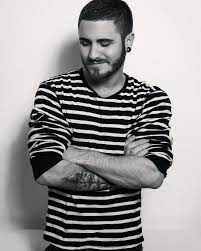 Fin 2013, le chanteur florent pagny a sorti son douzième album «vieillir avec toi», dont il assure cet été la tournée à travers toute la france. Rencontre Avec Ioan Un Jeune Talent A Suivre De Tres Pres La Parisienne Life