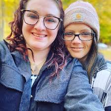 Tanya Diehl's Instagram, Twitter & Facebook