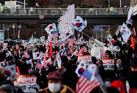 South Korea's presidential aides offer to resign amid political crisis | Reuters