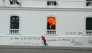 It's a tranquil place to spend a night or two on your way south to either equador or to the a tour from popayan that one should consider is to visit the picturesque mountain town of silvia, some 60km northeast of popayan. Xmtlvsxx4u4z7m