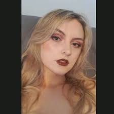 Madison Erwin 🦋 (@clumsyblonde98)