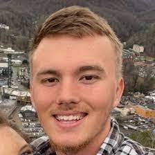 Alex Paynton's Instagram, Twitter & Facebook