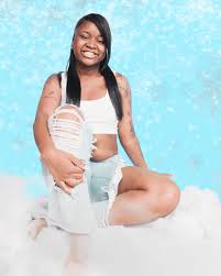 Wine and or hot chocolate with every service how can you not book this? And  of course you get 8-10 photos within 2-5 days. Want same day edits? Only  $50 extra this