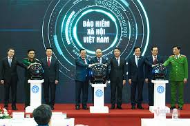 Bhxh) là sự đảm bảo thay thế được bù đắp một phần thu nhập cho người lao động khi họ bị mất hoặc giảm thu nhập do bị ốm đau, thai sản, tai nạn lao động và bệnh nghề nghiệp, tàn tật, thất nghiệp, tuổi già, tử tuất. NgÆ°á»i Dan Ä'a Co Thá»ƒ Tra Cá»©u Thong Tin Bhxh Tren á»©ng Dá»¥ng Vietnamnet