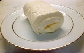 Malzemeler 2 su bardağı yoğurt 2 su bardağı şeker yarım kg irmik 1 fincan un 1 tatlı kaşığı yemek sodası isteğe bağlı. Kaymak Wikipedia