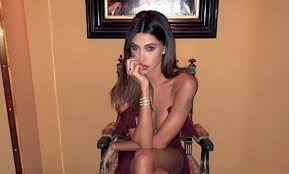 A dire il vero guardando la foto non sembra. Belen Rodriguez Mette A Tacere Le Voci Non Sono Incinta