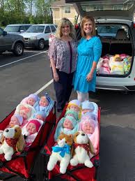 The Doll Became Real Before Our Eyes Group Delivers Baby Dolls To Alzheimer S Patients Health Unionleader Com